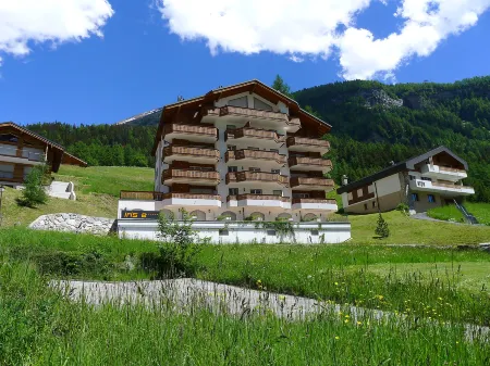 B41 Отели рядом с достопримечательностью «Klettersteig Gemmi-Daubenhorn»