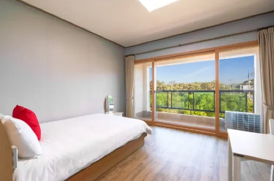 Yangyang Petrichor Pension