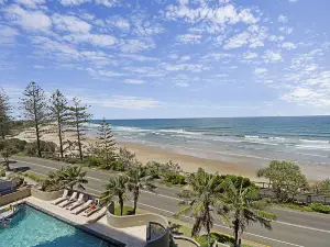 Clubb Coolum Beach Resort Sunshine Coast