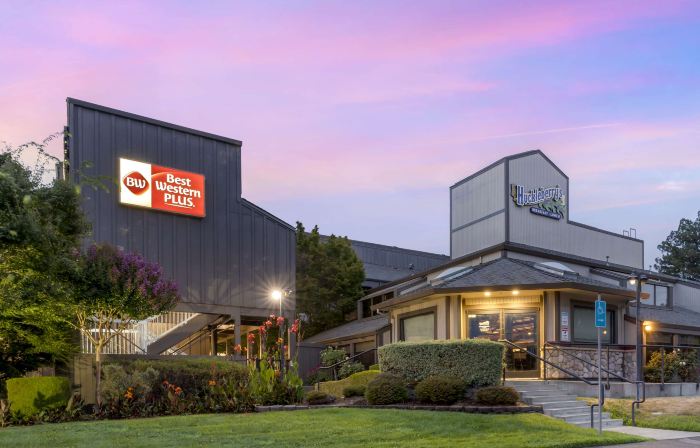 Best Western Plus Inn at the Vines