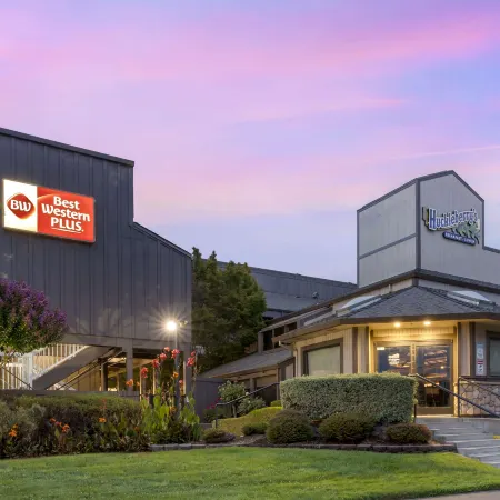 Best Western Plus Inn at the Vines