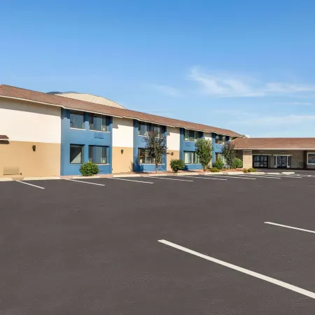 AmericInn by Wyndham la Crosse Riverfront Conference Center