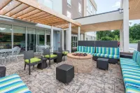 Home2 Suites by Hilton Lake City - 駐車場
