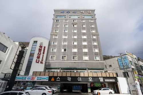 Jeongseon Sky Hotel
