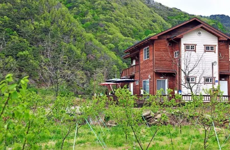 Jecheon Worak Deulgukwa Pension Отели рядом с достопримечательностью «Woraksan»