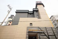Avenue Hotel - Разрешено размещения с домашними животными