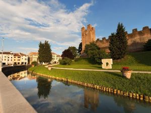 Entire Accommodation in Castelfranco Veneto