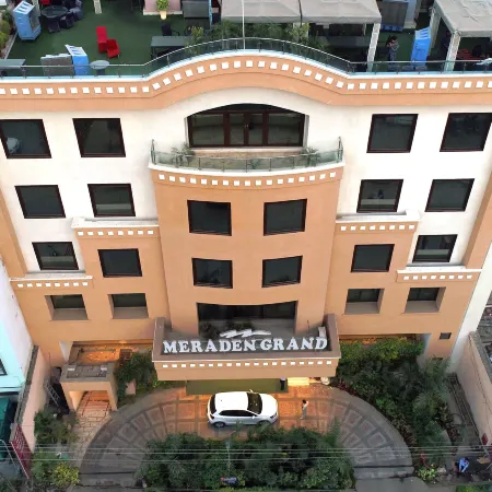 Hotel Meraden Grand