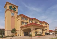 La Quinta Inn & Suites by Wyndham DFW Airport West - Bedford Hoteles en Bedford