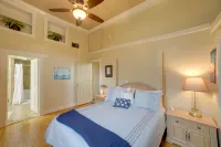 Bright Historic Apartment | 2 Blocks to Downtown - parking