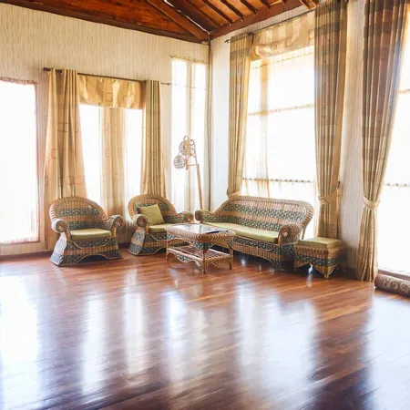 Villa Yambo Kanthil with Mountain View and Fishing Spot