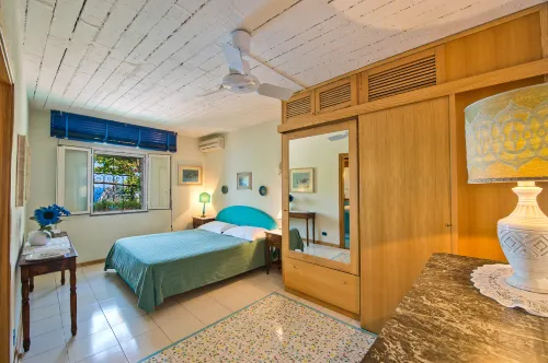 Villa di lusso, piscina, accesso al mare, ampie terrazze, vista stupenda