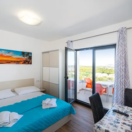 Deluxe Villa Laura with Pool Studio 6b