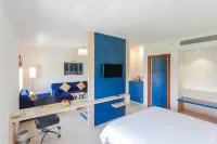 Kalyan Grand - a business hotel - parcheggio