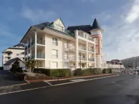 Le Manoir - Parkplatz