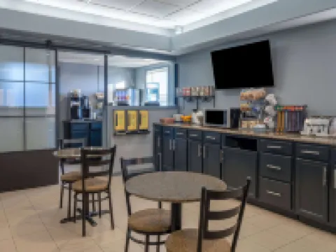Super 8 by Wyndham Edmonton International Airport Hotels in Leduc