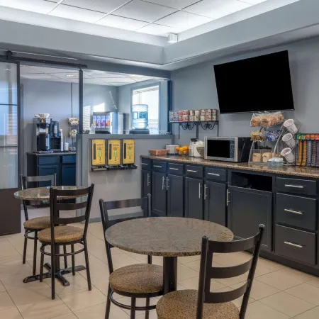 Super 8 by Wyndham Edmonton International Airport