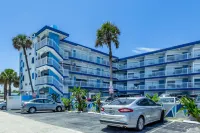 Chateau Mar Beach Resort Newly Renovated - parking