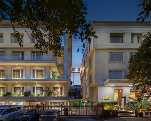 Hotel Saket 27 Hotels near Jamia Hamdard