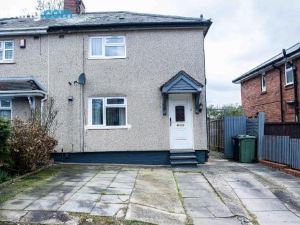 Luxurious 5-Beds House in Dudley