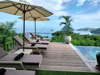 Paradise Garage Komodo Villa