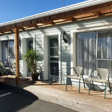 Cranford Cottages and Motel Отели рядом с достопримечательностью «Папани»