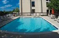 Hampton Inn by Hilton Philadelphia International Airport - Rooftop Pools