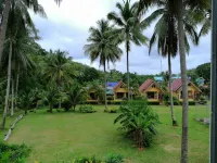 Koh Chang Pukdee Bungalow Hotels in Laem Ngop