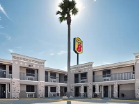 Super 8 by Wyndham McAllen/Downtown/La Plaza Mall マッカレンのホテル