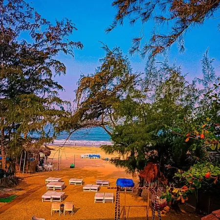 Shining Sand Beach Hotel