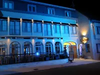 Hotel Cortina Отели рядом с достопримечательностью «Башни Броэль»