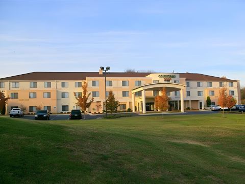 Courtyard Danville