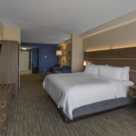 Holiday Inn Express & Suites NORTH BAY by IHG