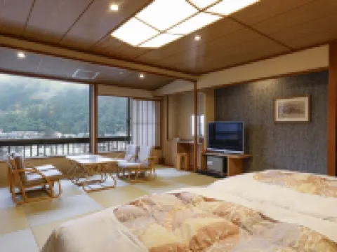 依山楼 岩崎 三朝のホテル