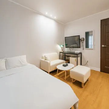 Lofy House Отели рядом с достопримечательностью «Площадь Тапдонь»