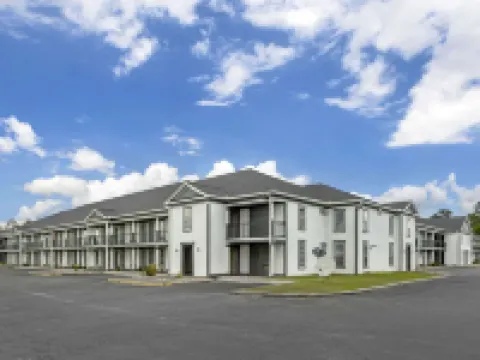 Quality Inn & Suites Hotels in Santee