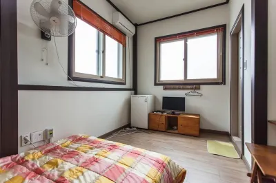 Gangwon Taegisan Morning Birdsong Hotels near Cheongsolmug