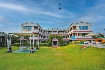 Sea Star Resort Отели в г. 