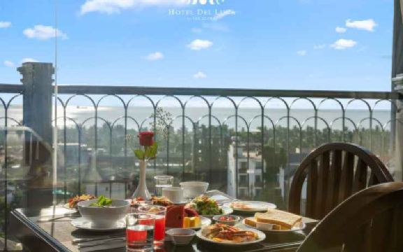 Restaurant Hotel Del Luna Photo