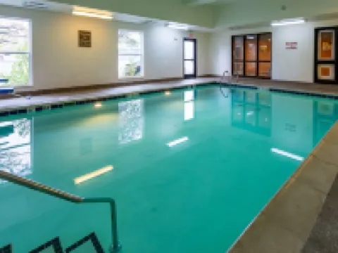 คอมฟอร์ตสวีทส์ เดนเวอร์ ใกล้วิทยาเขตแพทยศาสตร์แอนชูตซ์ โรงแรมในออโรรา