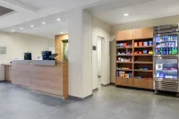 沃爾頓堡灘赫爾伯特區萬豪費爾菲爾德套房飯店 - 停車場