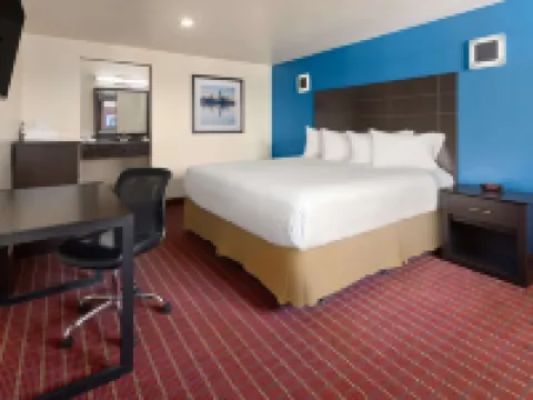 Travelodge by Wyndham Manhasset Hotels in North Hempstead