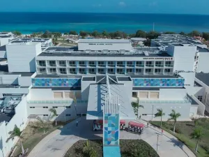 Gran Muthu Almirante Beach Hotel