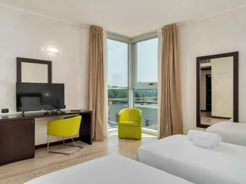 B&B HOTELS Park Hotel Cassano（ビーアンドビーホテルパークホテルカッサーノ）