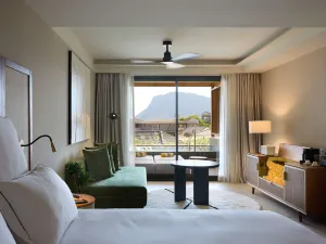 이슬라 브라운 카니아 리조트 큐리오 컬렉션 바이 힐튼