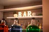 Aku Hotels - bar