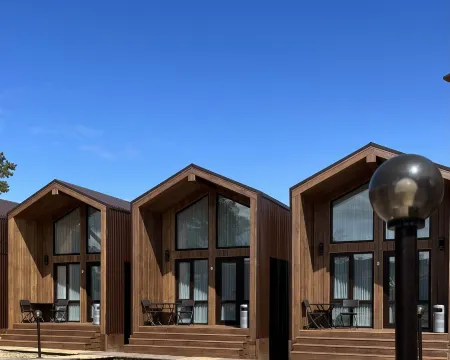 Dacha BaikalEco Hotel Отели в г. Хужир