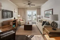 Waterline Villas & Marina, Autograph Collection Hotele w: Holmes Beach