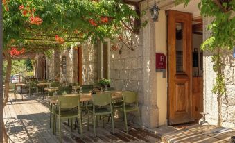 Auberge U n'Antru Versu