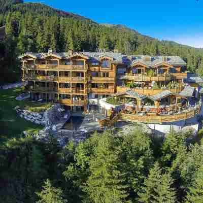 LeCrans Hotel Exterior